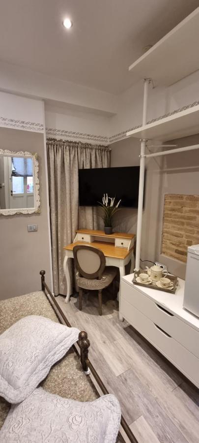 Le Stanze Di Rigoletto Bed & Breakfast Parma Bagian luar foto