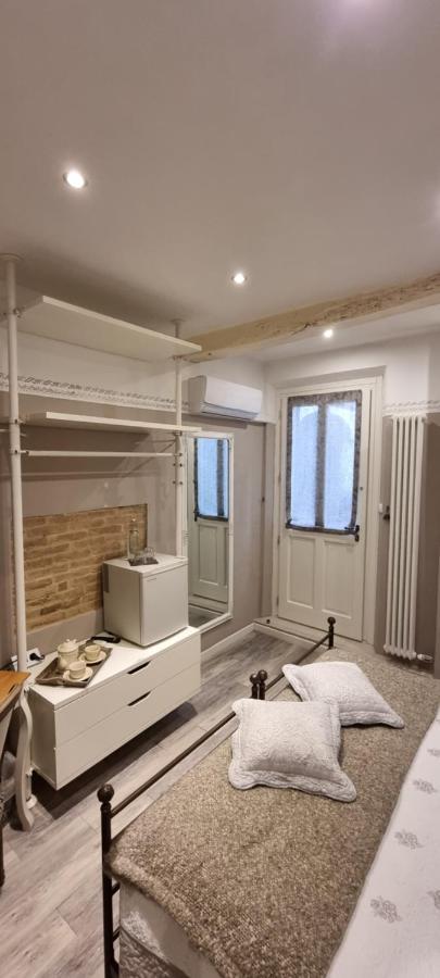 Le Stanze Di Rigoletto Bed & Breakfast Parma Bagian luar foto