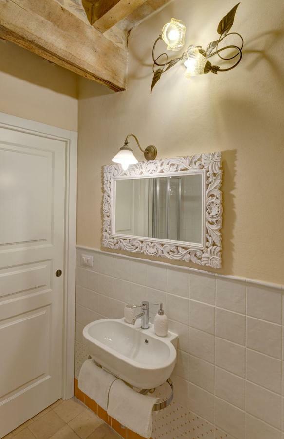 Le Stanze Di Rigoletto Bed & Breakfast Parma Bagian luar foto